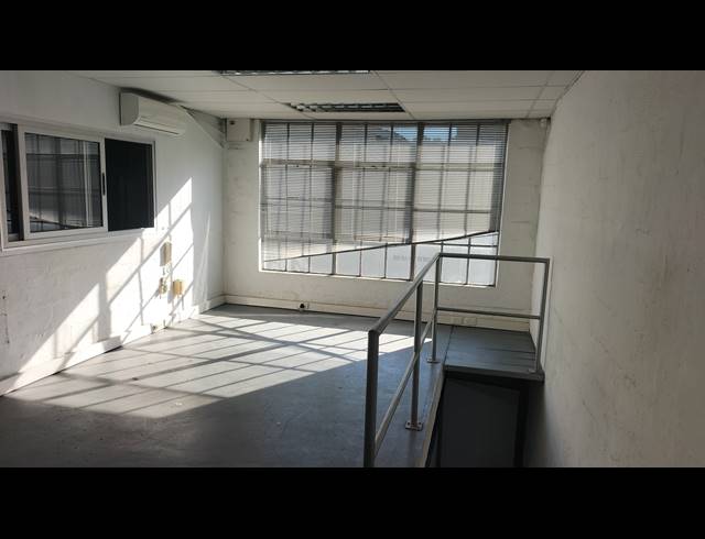 125M² MINI FACTORY TO LET IN BRIARDENE